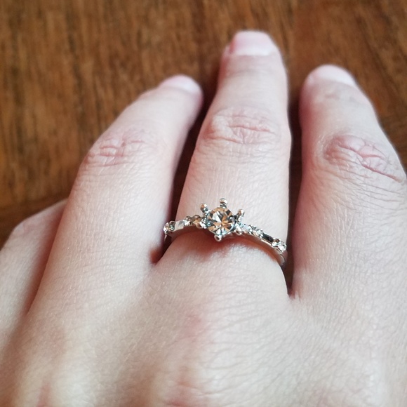 NWOT Beautiful Silver CZ Rhinestone Ring, sz 6 - Picture 11 of 14